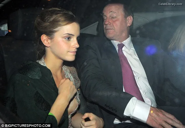 Emma Watson photo 5 of 1883