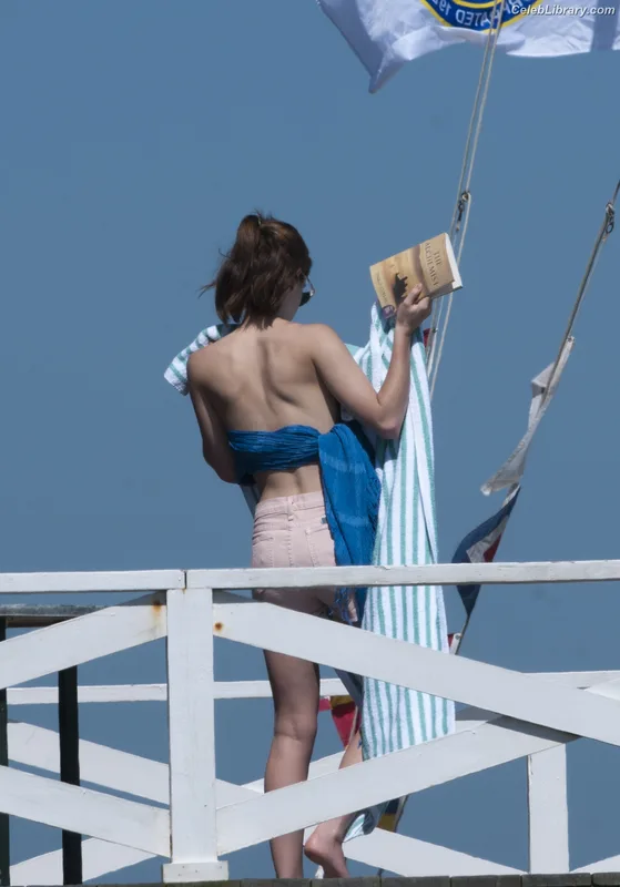 Emma Watson photo 16 of 1883