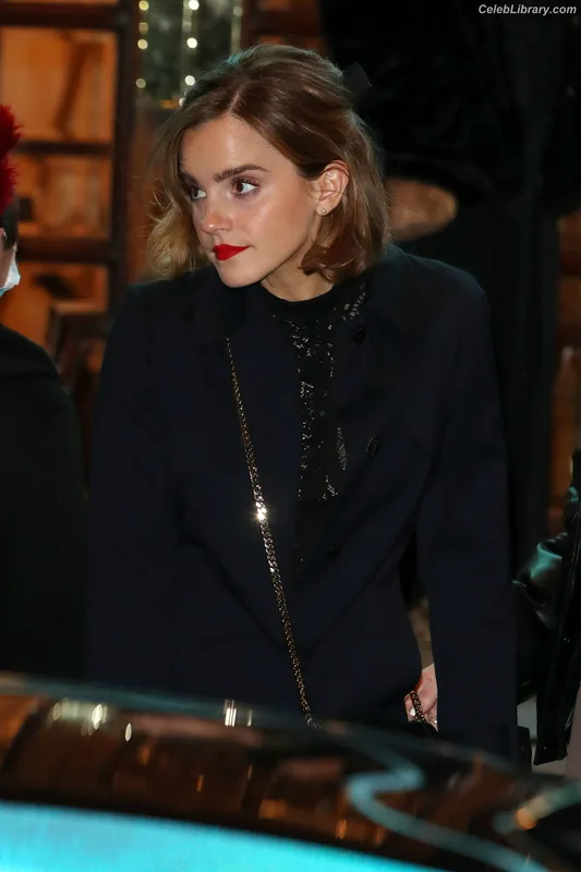 Emma Watson photo 22 of 1883