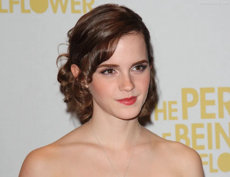 Emma Watson photo 23 of 1883
