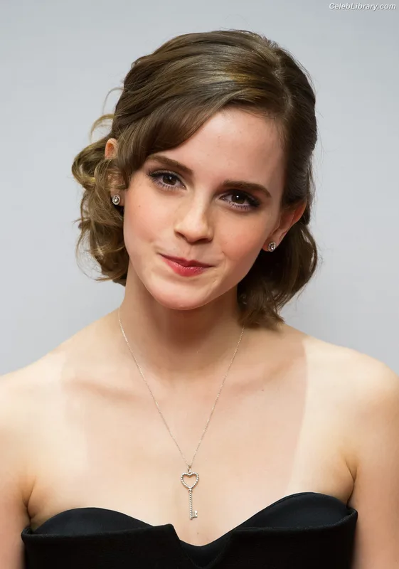 Emma Watson photo 7 of 1883