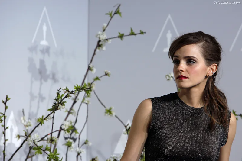 Emma Watson photo 16 of 1883