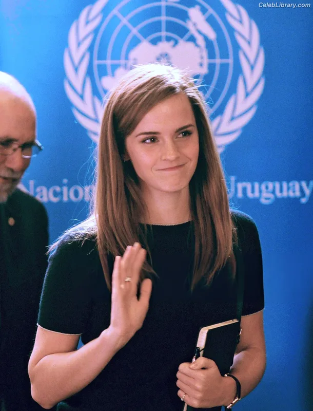 Emma Watson photo 24 of 1883