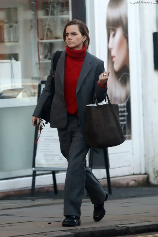 Emma Watson photo 6 of 1883