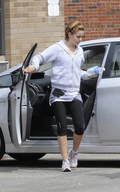 Emma Watson photo 8 of 1883