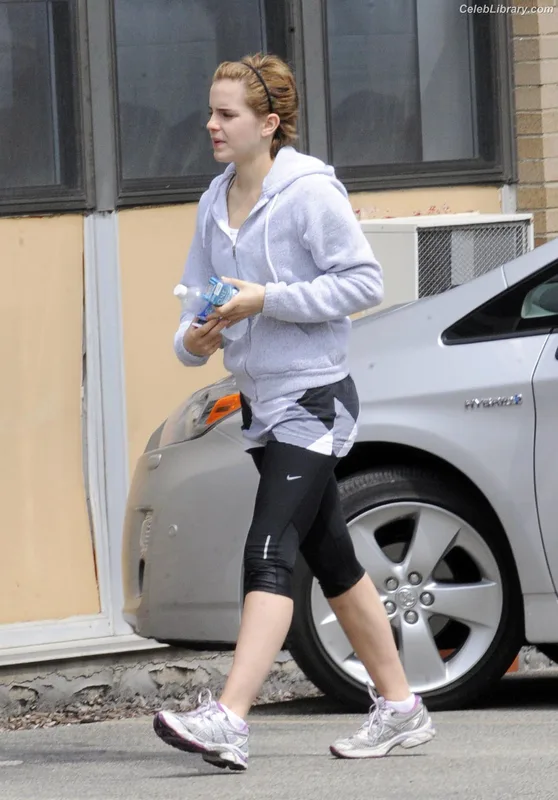 Emma Watson photo 9 of 1883