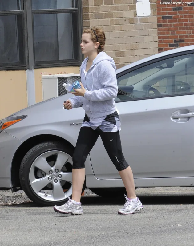 Emma Watson photo 10 of 1883