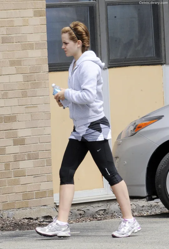 Emma Watson photo 14 of 1883