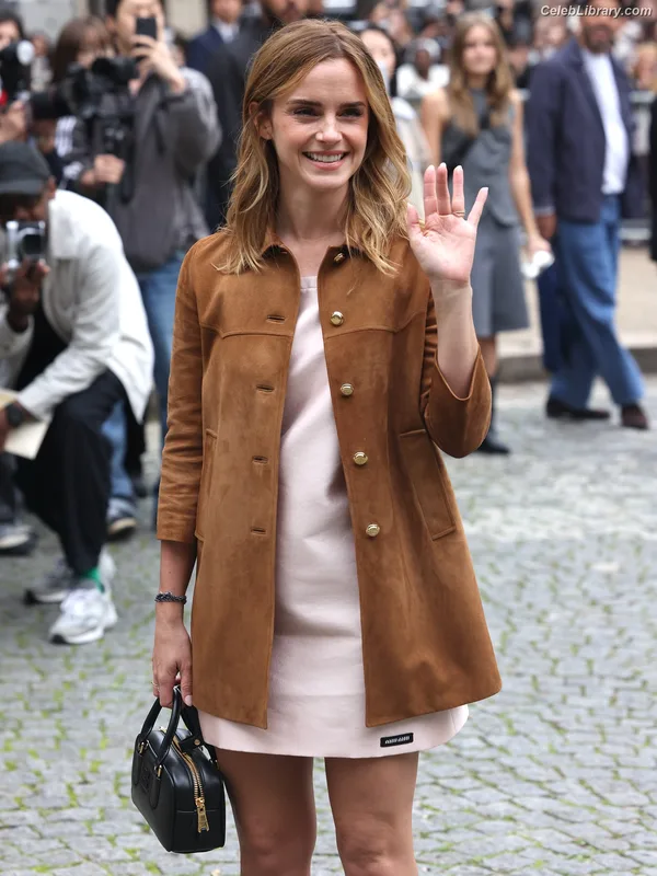 Emma Watson photo 23 of 1883