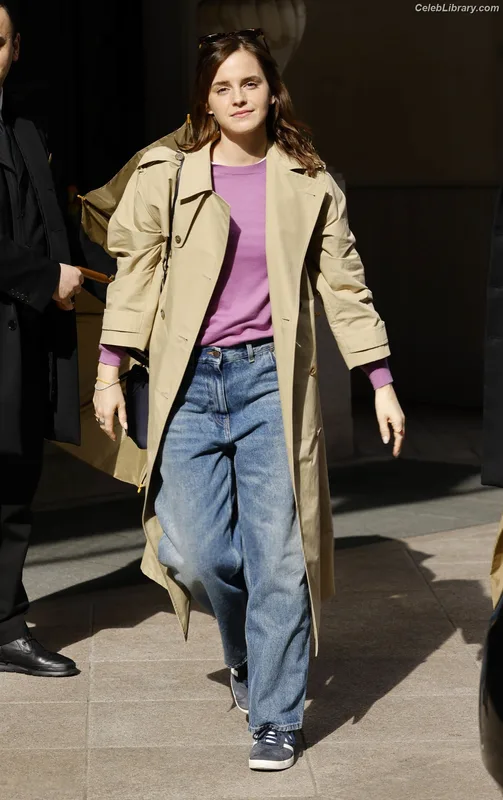Emma Watson photo 2 of 1883