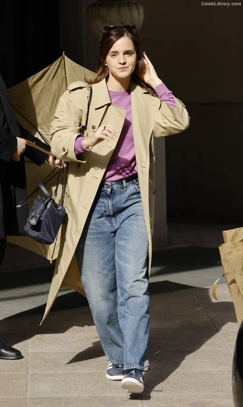 Emma Watson photo 4 of 1883
