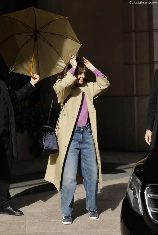 Emma Watson photo 6 of 1883