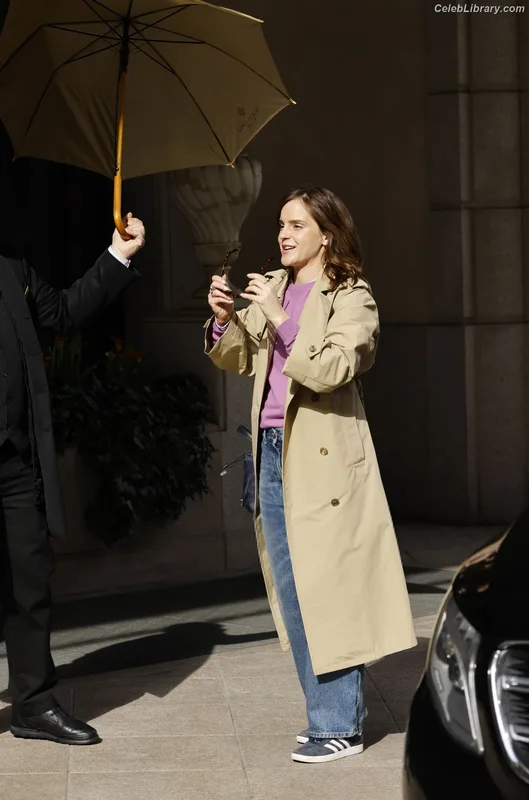 Emma Watson photo 12 of 1883