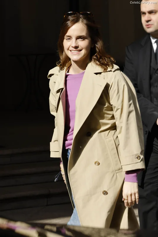 Emma Watson photo 17 of 1883