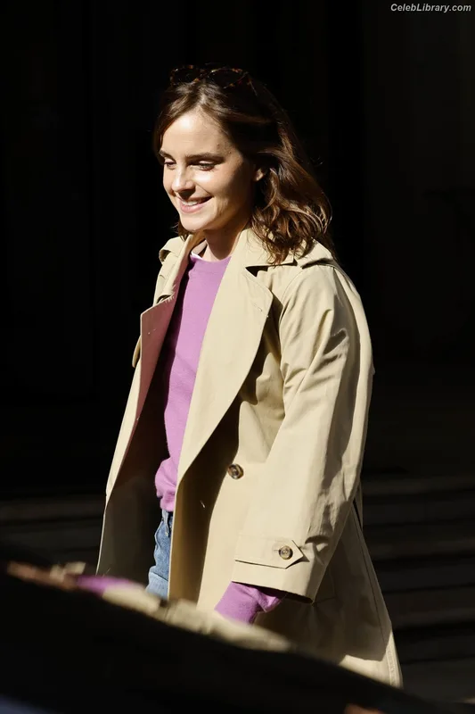 Emma Watson photo 19 of 1883