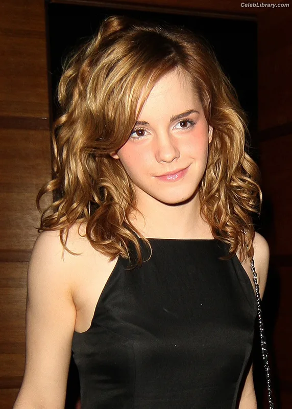 Emma Watson photo 24 of 1883