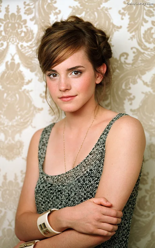 Emma Watson photo 7 of 1883