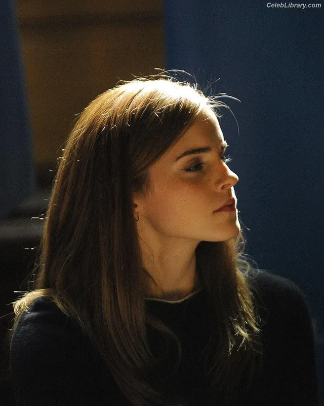 Emma Watson photo 16 of 1883