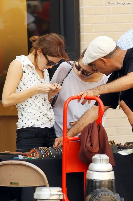 Emma Watson photo 12 of 1883