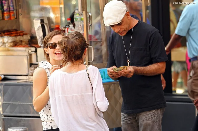 Emma Watson photo 14 of 1883