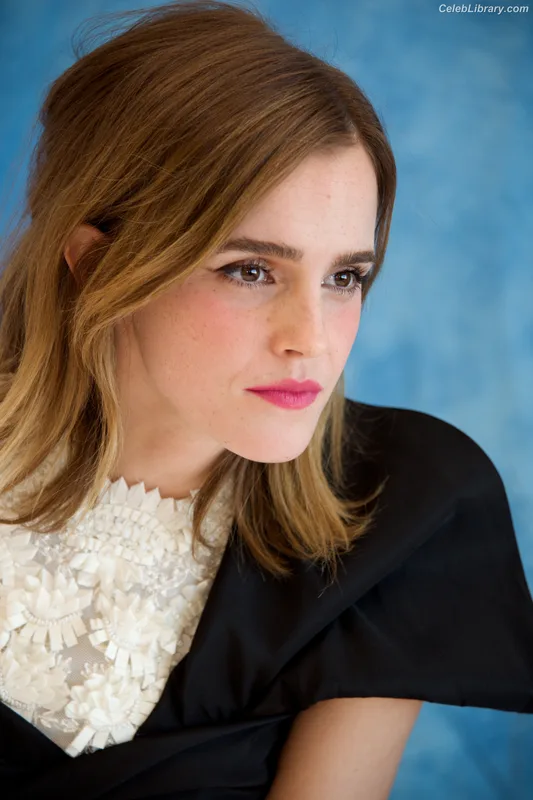 Emma Watson photo 1 of 1883