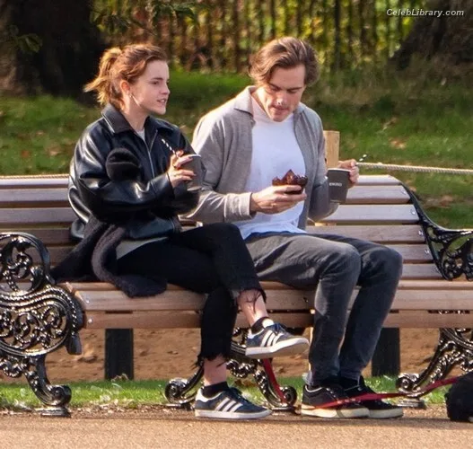 Emma Watson photo 22 of 1883