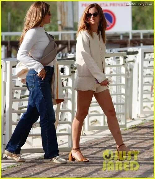 Emma Watson photo 2 of 1883