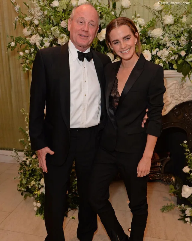 Emma Watson photo 18 of 1883