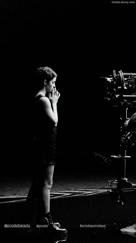 Emma Watson photo 19 of 1883