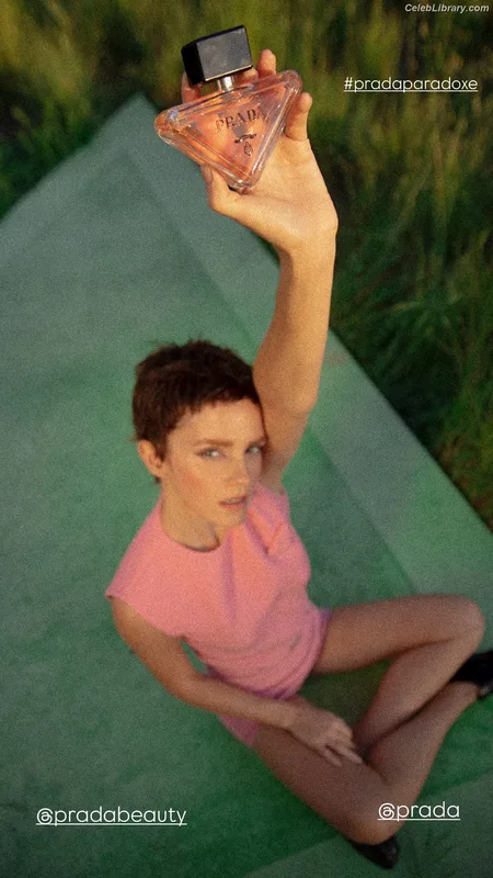 Emma Watson photo 20 of 1883