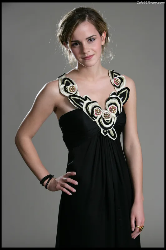 Emma Watson photo 8 of 1883