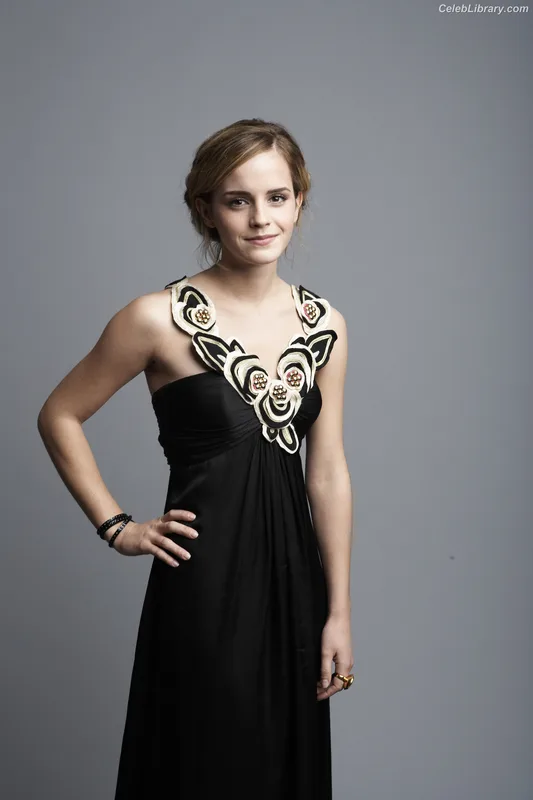 Emma Watson photo 13 of 1883