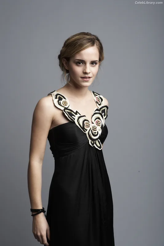 Emma Watson photo 15 of 1883