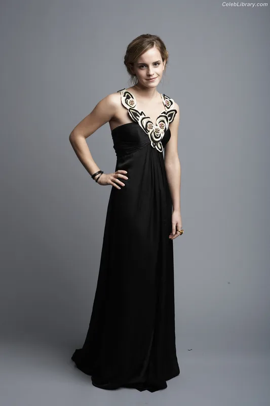 Emma Watson photo 16 of 1883