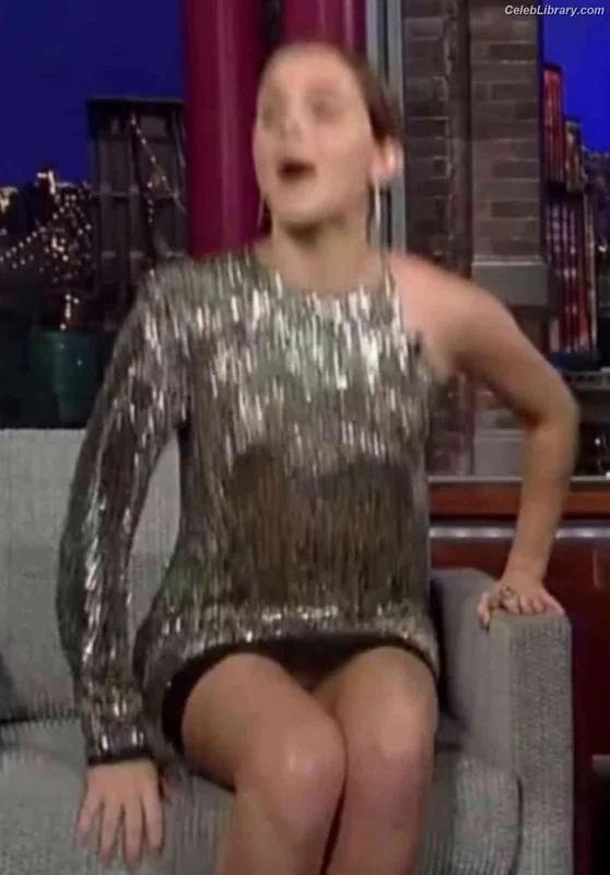 Emma Watson photo 7 of 1883