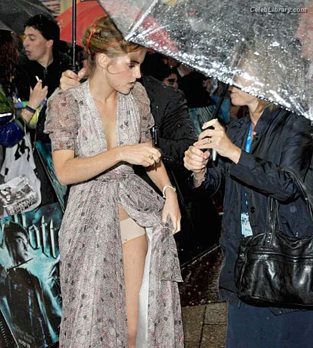 Emma Watson photo 17 of 1883