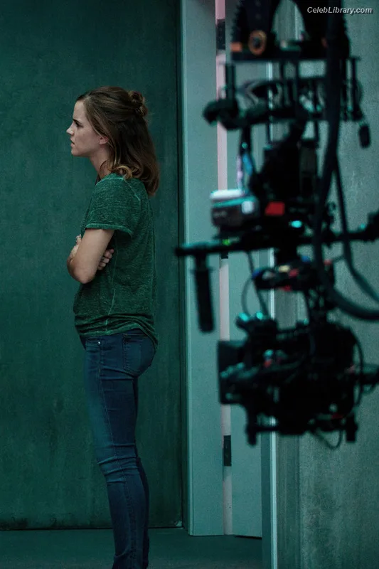 Emma Watson photo 21 of 1883