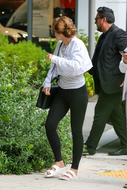 Emma Watson photo 3 of 1883
