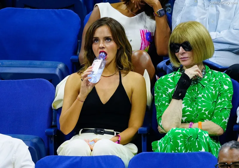 Emma Watson photo 6 of 1883