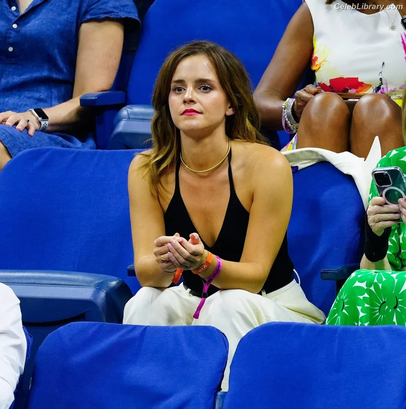 Emma Watson photo 7 of 1883