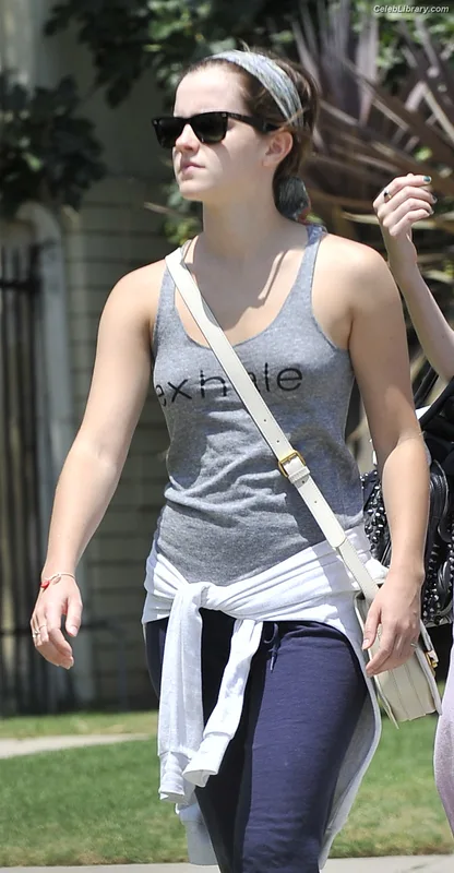 Emma Watson photo 11 of 1883
