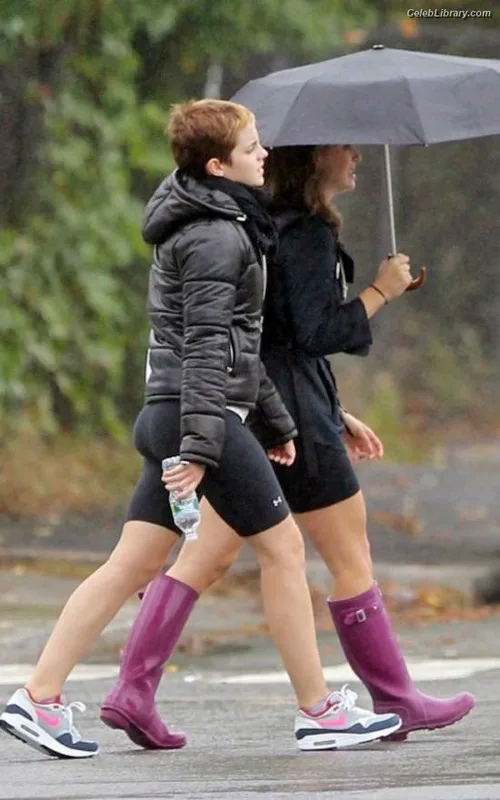 Emma Watson photo 12 of 1883