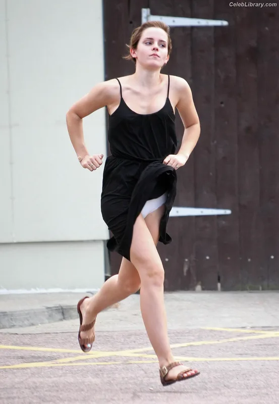Emma Watson photo 17 of 1883