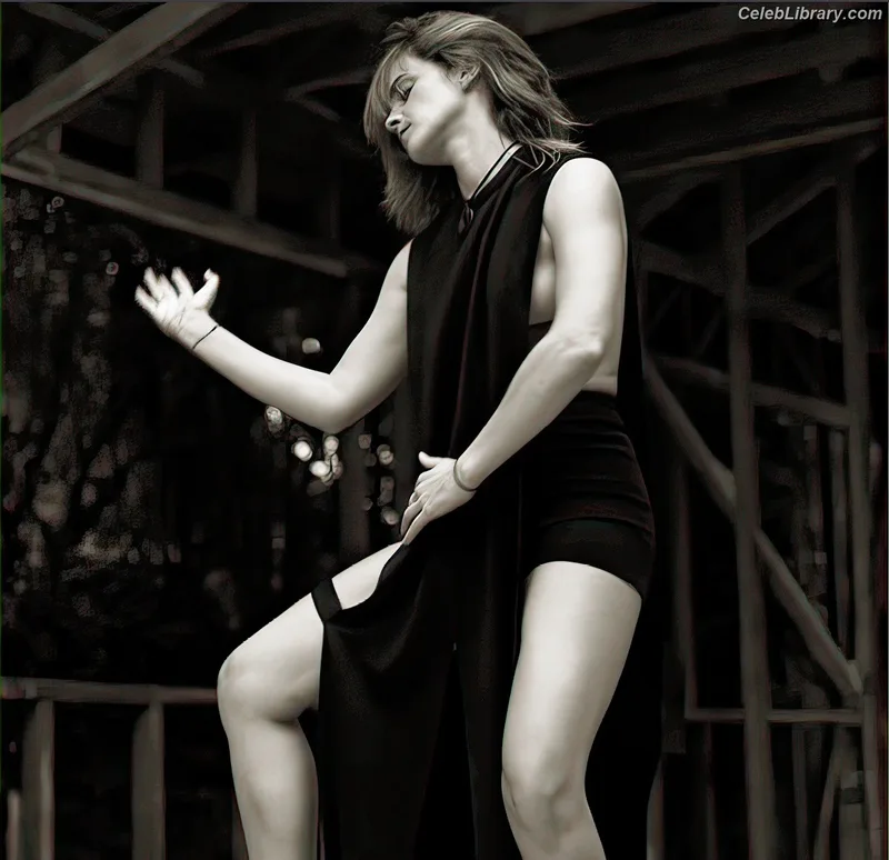 Emma Watson photo 22 of 1883