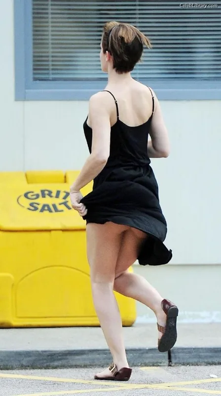 Emma Watson photo 24 of 1883
