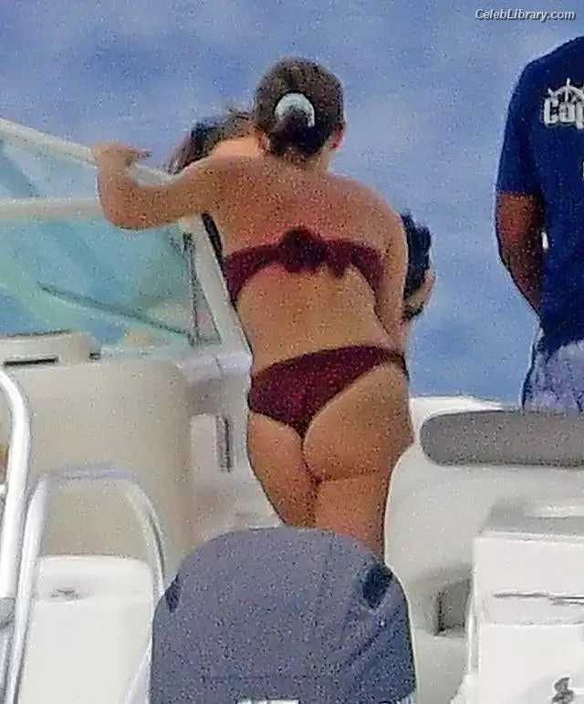 Emma Watson photo 8 of 1883