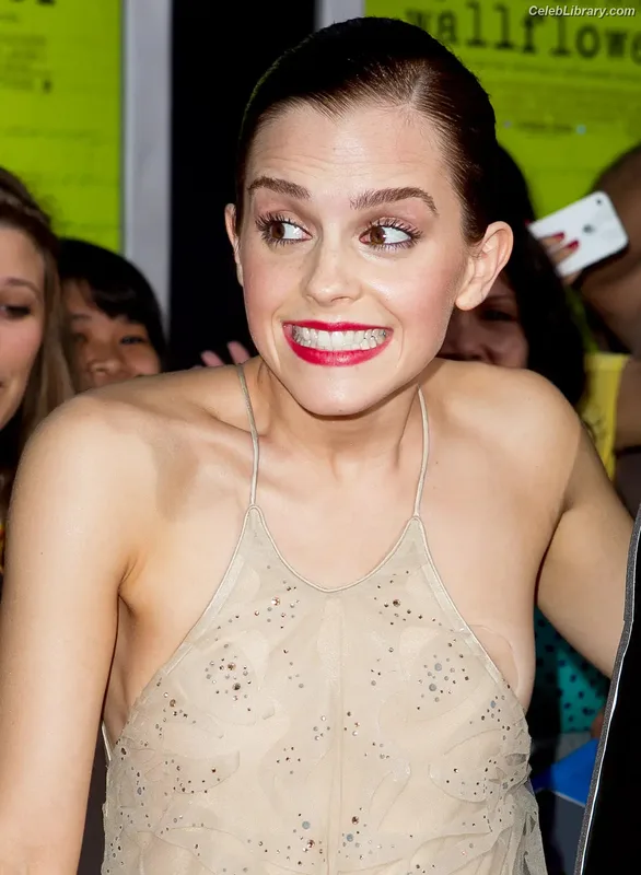 Emma Watson photo 18 of 1883