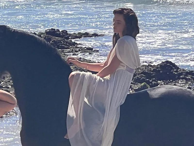 Emma Watson photo 11 of 1883