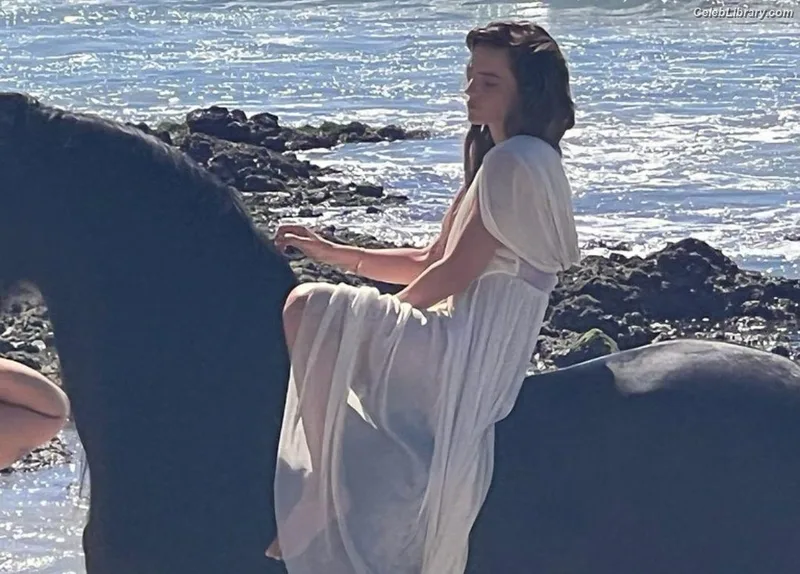 Emma Watson photo 13 of 1883