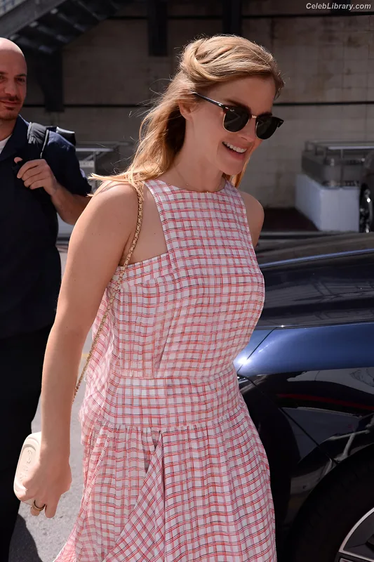 Emma Watson photo 23 of 1883